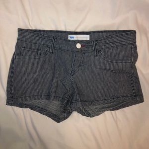 Levi’s blue & white denim shorts
